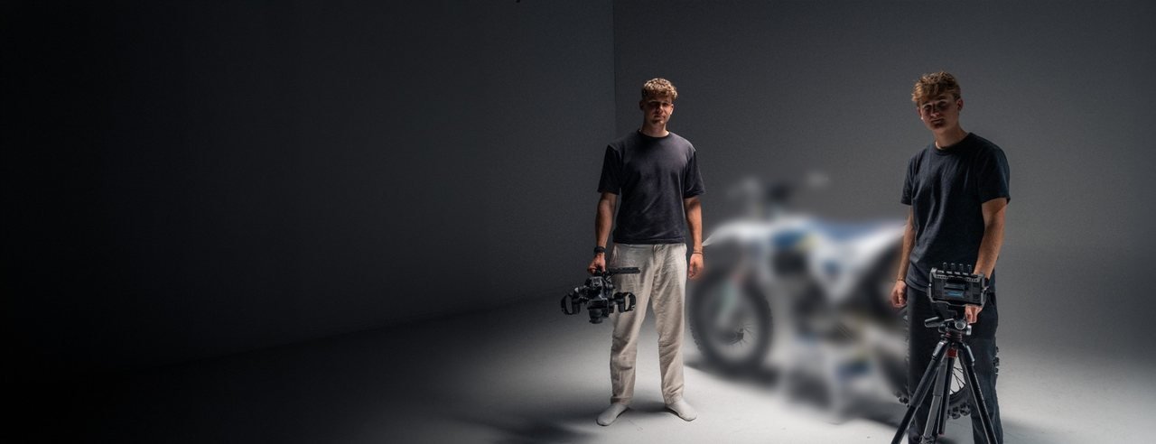 Aron Hehenberger and Simon Roher with camera gear in the studio