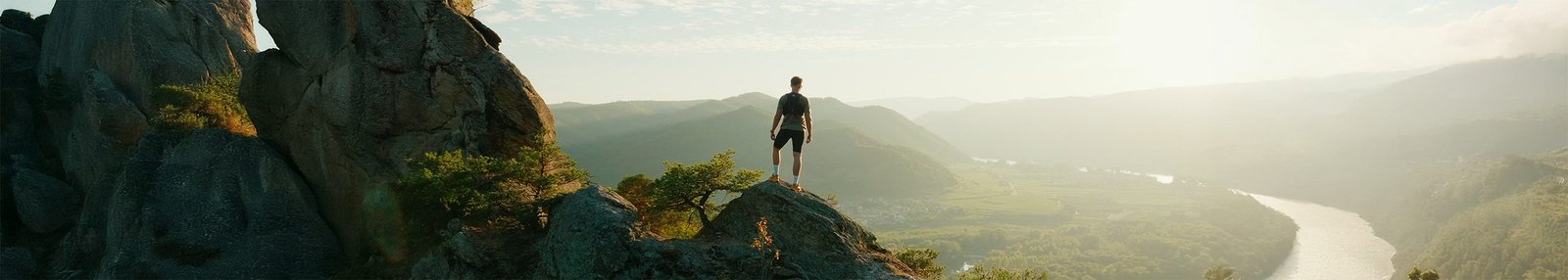 Trail runner on the Vogelbergsteig in the Wachau