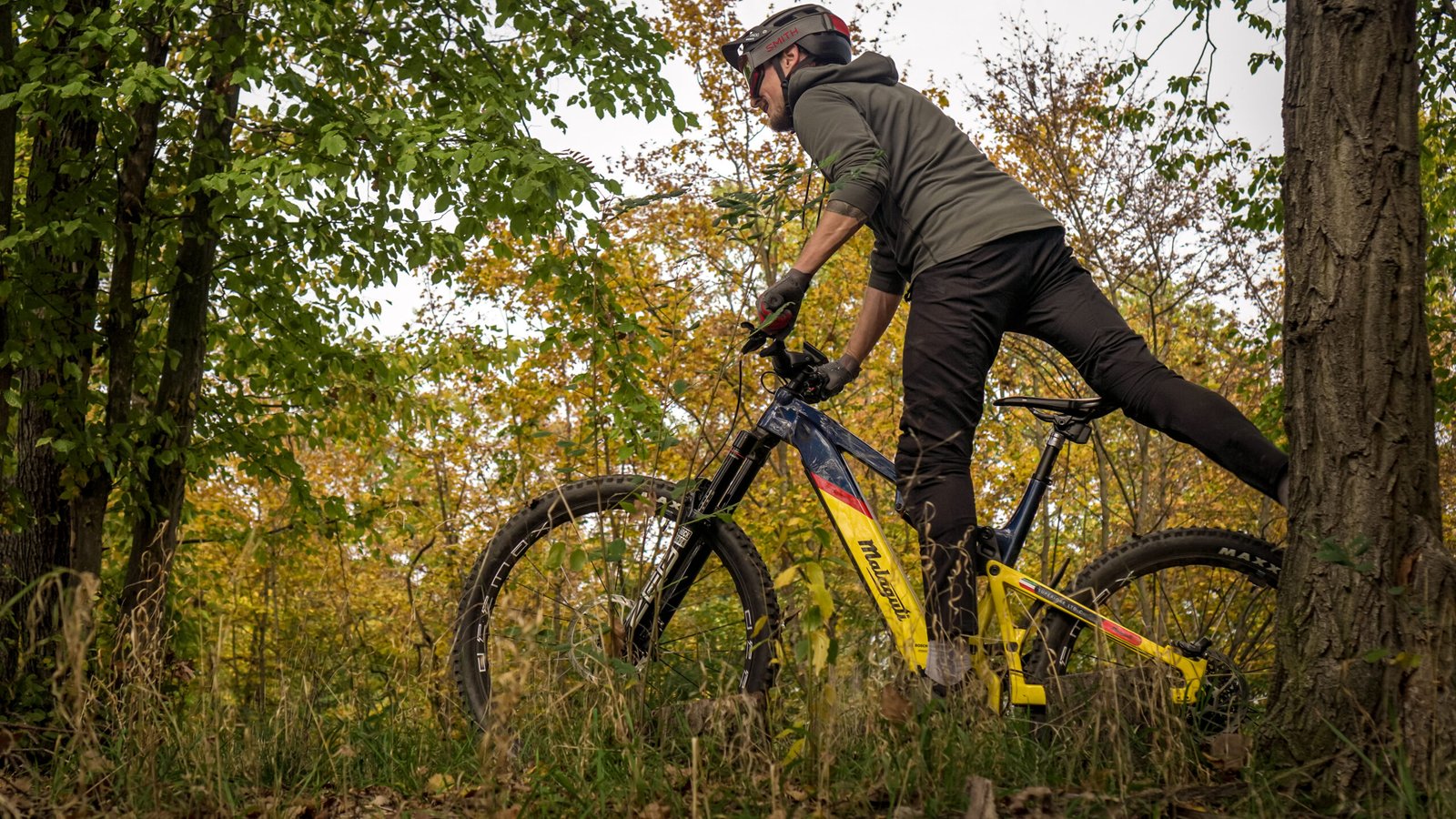 Mountainbike in autumn